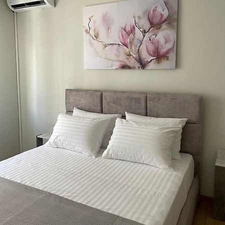 Spacious Apartment Near Panormou Metro Athen Exterior foto
