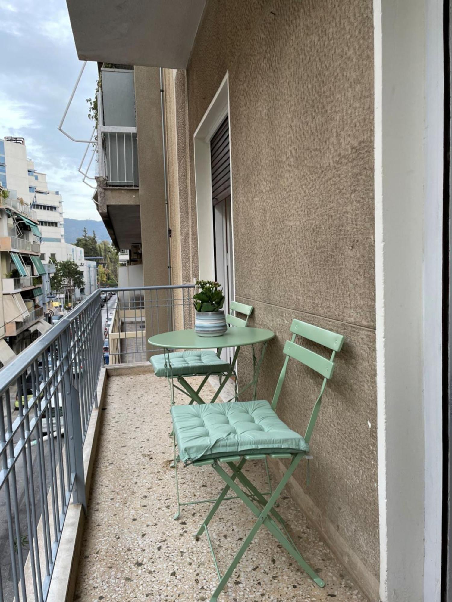 Spacious Apartment Near Panormou Metro Athen Exterior foto